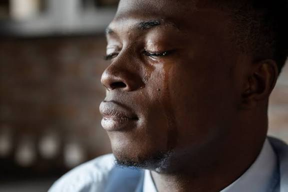 Duh! Wezi wavimba macho ghafla wakijaribu kuuza mali wizi – sakata zima hili hapa