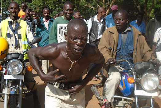 I Will Never Steal Again, Please Forgive, Kampala City Phone Snatcher Pleads As He Goes Blind For Being A Thief